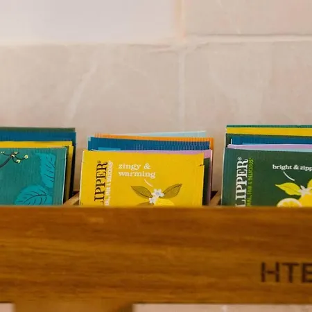 Honey Bee Cottage - Cute Couples Getaway Welshpool Esterno foto